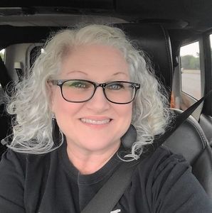 Meet your Posher, Stacy